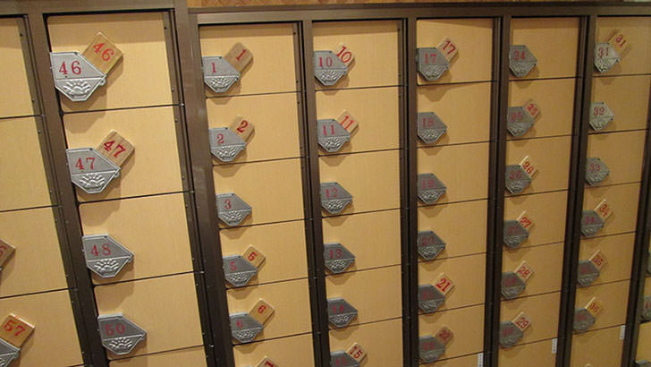 いよやかの郷の下駄箱